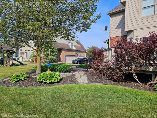 30304 Sterling Drive, Novi, MI 48377