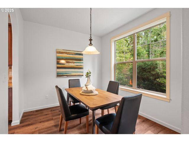 905 Sw MOZART Ter, Portland, OR 97225