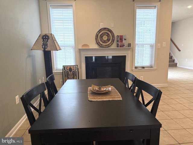 19410 FRONT ST, Leesburg, VA 20176