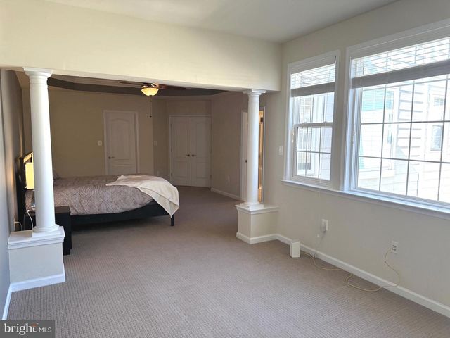 19410 FRONT ST, Leesburg, VA 20176