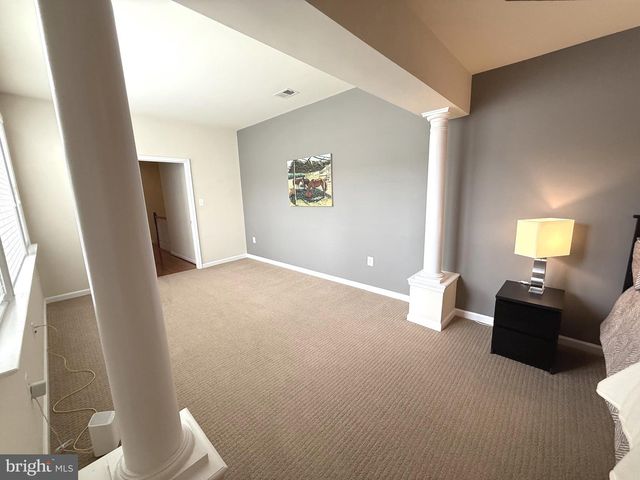 19410 FRONT ST, Leesburg, VA 20176