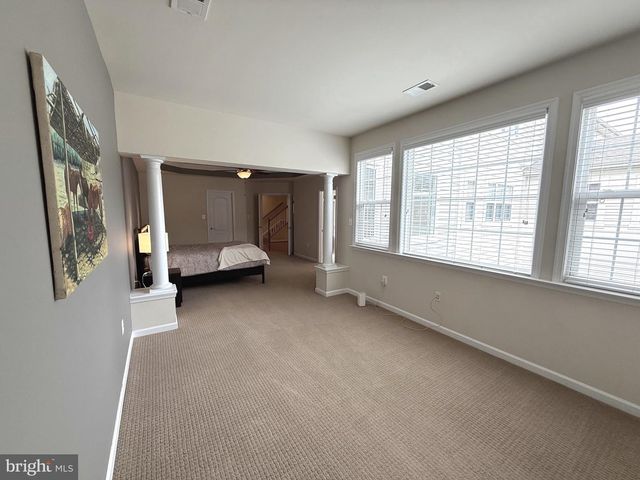 19410 FRONT ST, Leesburg, VA 20176