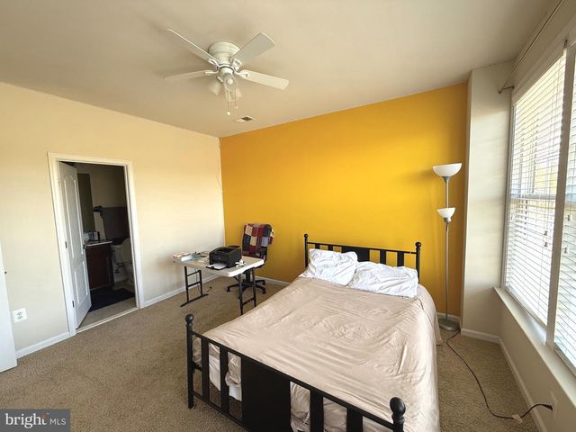 19410 FRONT ST, Leesburg, VA 20176