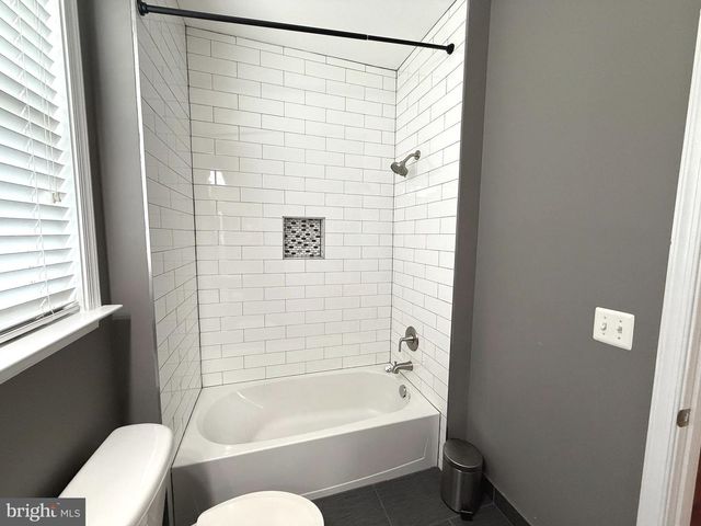 19410 FRONT ST, Leesburg, VA 20176