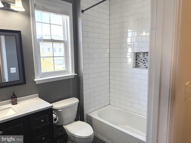 19410 FRONT ST, Leesburg, VA 20176