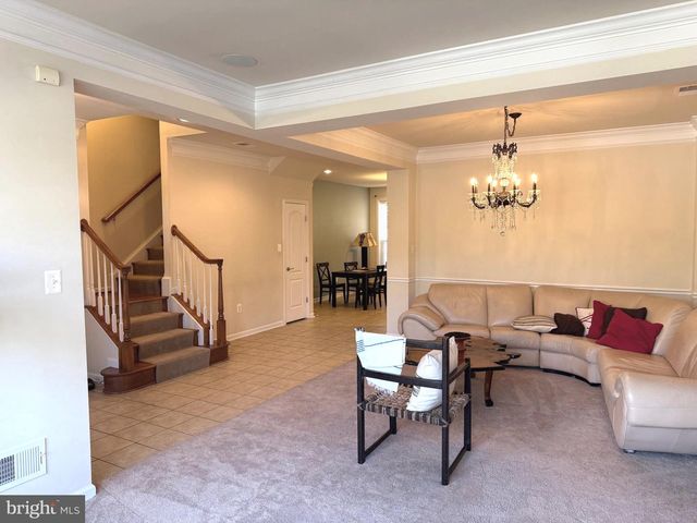 19410 FRONT ST, Leesburg, VA 20176