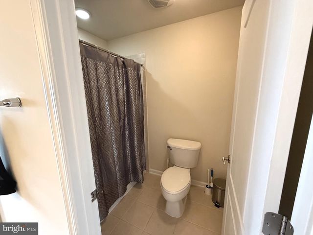 19410 FRONT ST, Leesburg, VA 20176