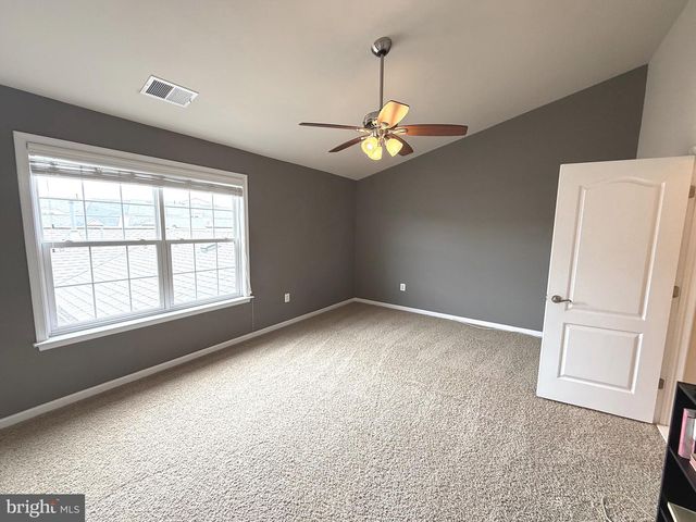 19410 FRONT ST, Leesburg, VA 20176