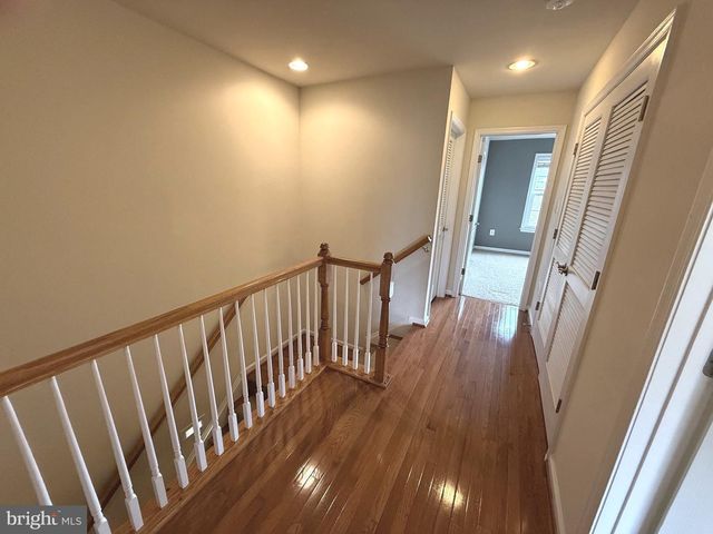 19410 FRONT ST, Leesburg, VA 20176