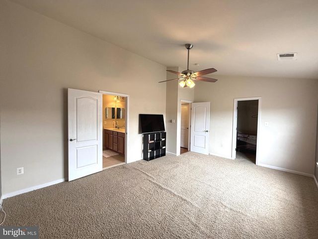 19410 FRONT ST, Leesburg, VA 20176