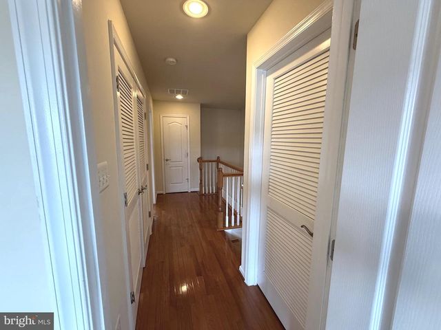 19410 FRONT ST, Leesburg, VA 20176