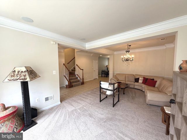 19410 FRONT ST, Leesburg, VA 20176