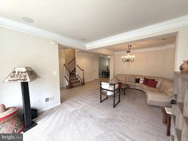 19410 FRONT ST, Leesburg, VA 20176