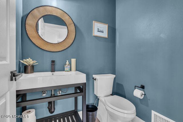 2 Captains Court, Manasquan, NJ 08736