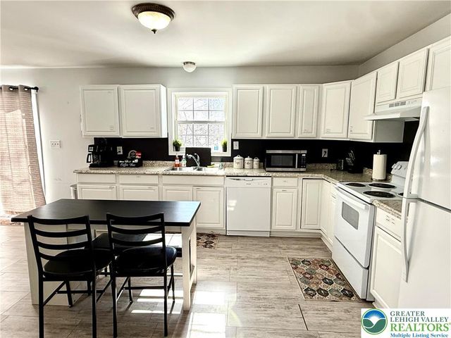 8440 Bear Trail Drive, Coolbaugh Twp, PA 18466