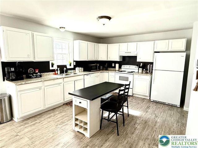 8440 Bear Trail Drive, Coolbaugh Twp, PA 18466