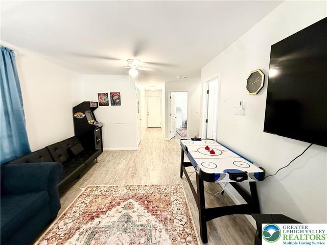 8440 Bear Trail Drive, Coolbaugh Twp, PA 18466