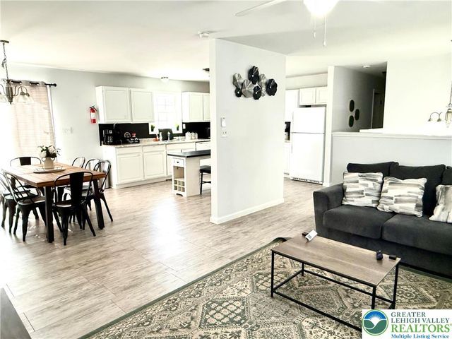 8440 Bear Trail Drive, Coolbaugh Twp, PA 18466