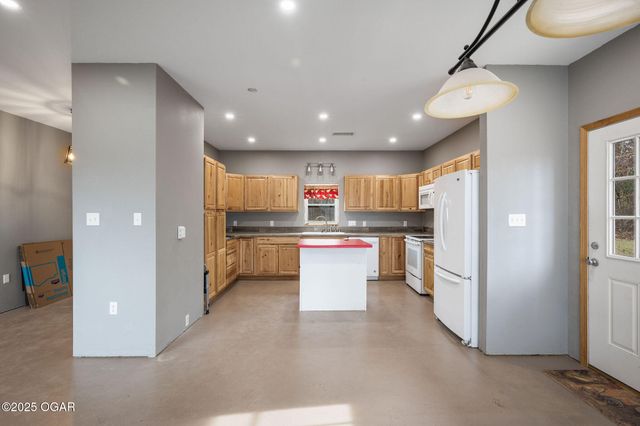 64501 E 114th Road, Miami, OK 74354