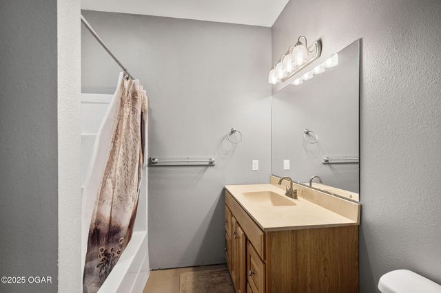 64501 E 114th Road, Miami, OK 74354