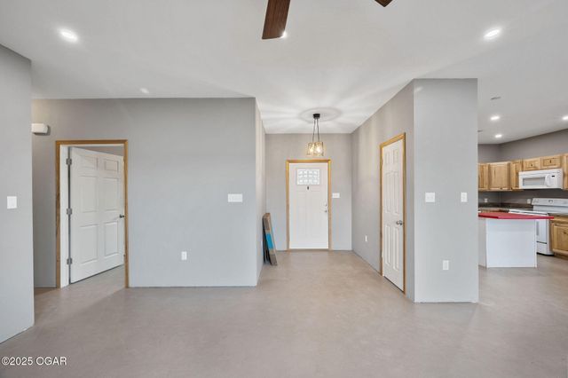 64501 E 114th Road, Miami, OK 74354