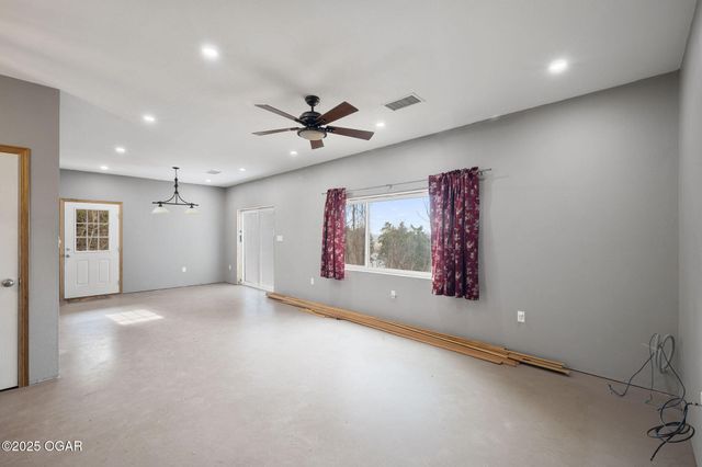 64501 E 114th Road, Miami, OK 74354