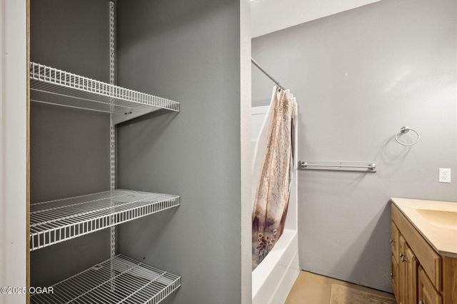 64501 E 114th Road, Miami, OK 74354