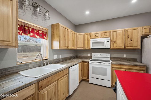 64501 E 114th Road, Miami, OK 74354