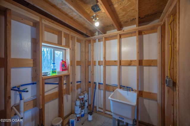 64501 E 114th Road, Miami, OK 74354