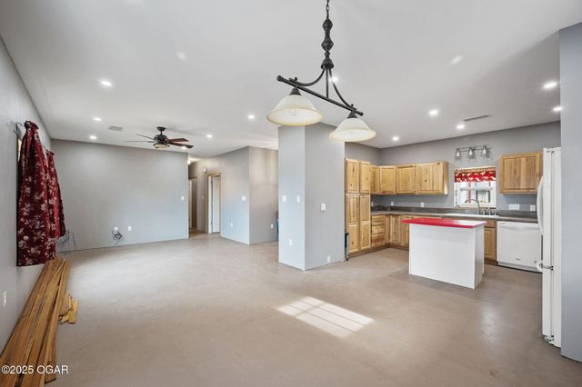 64501 E 114th Road, Miami, OK 74354