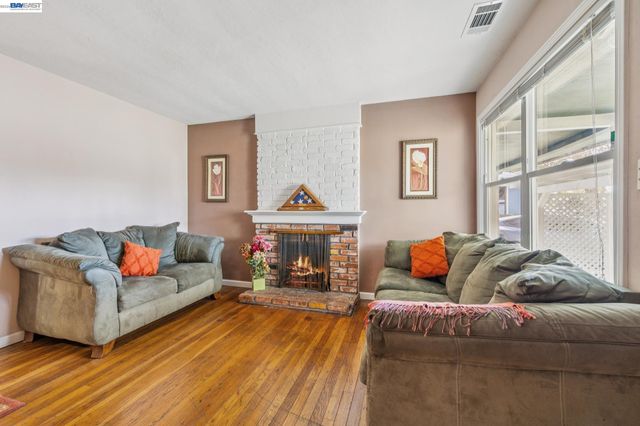 15742 Paseo Largavista, San Lorenzo, CA 94580