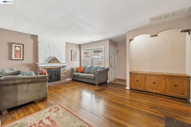 15742 Paseo Largavista, San Lorenzo, CA 94580