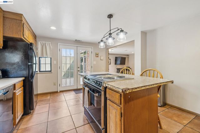 15742 Paseo Largavista, San Lorenzo, CA 94580