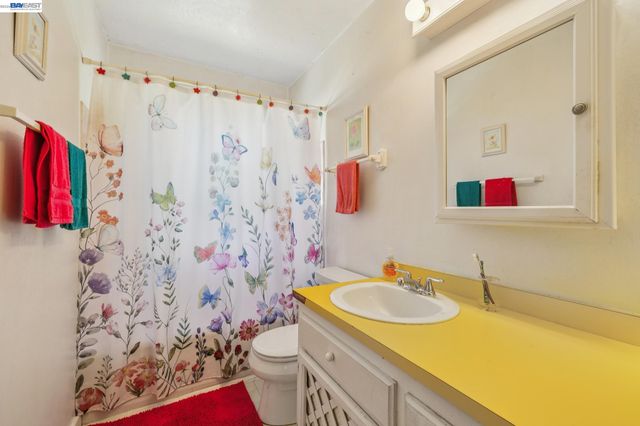 15742 Paseo Largavista, San Lorenzo, CA 94580