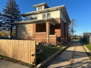 6 S Monterey Avenue E, Villa Park, IL 60181