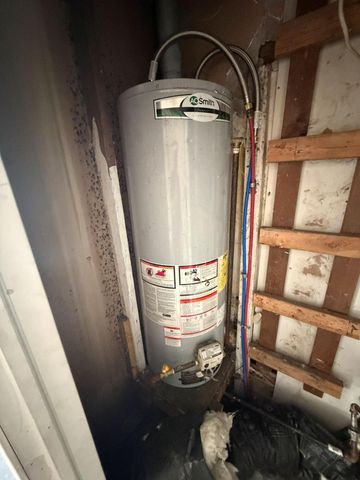 2243 N Taylor Avenue, Springfield, MO 65803