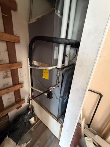 2243 N Taylor Avenue, Springfield, MO 65803