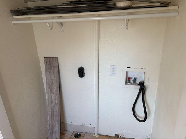 2243 N Taylor Avenue, Springfield, MO 65803