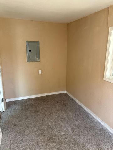 2243 N Taylor Avenue, Springfield, MO 65803