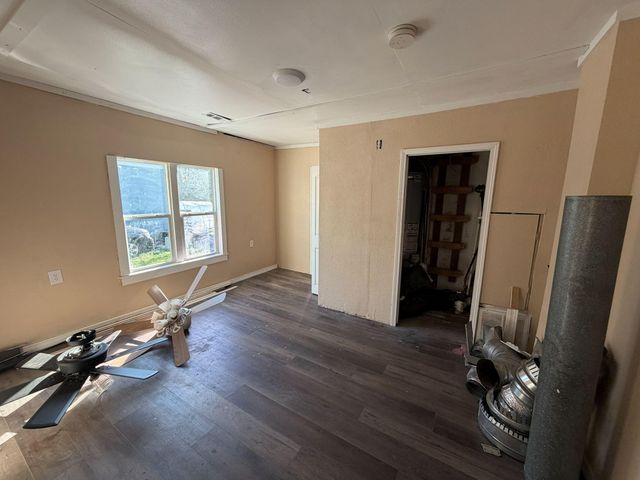 2243 N Taylor Avenue, Springfield, MO 65803