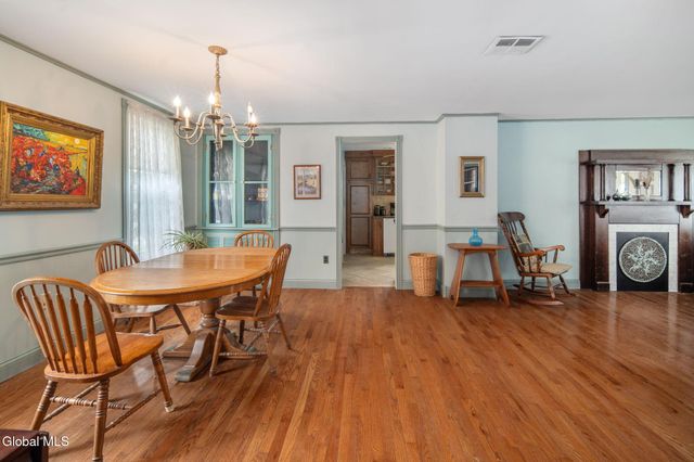 12 Central Avenue, Ravena, NY 12143