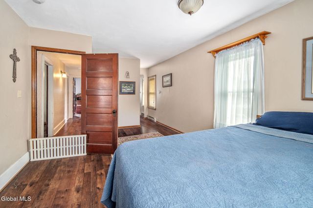 12 Central Avenue, Ravena, NY 12143