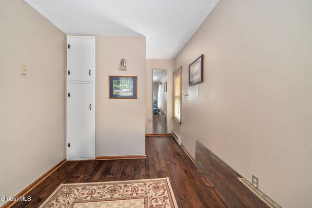 12 Central Avenue, Ravena, NY 12143