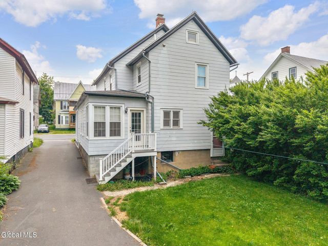 12 Central Avenue, Ravena, NY 12143