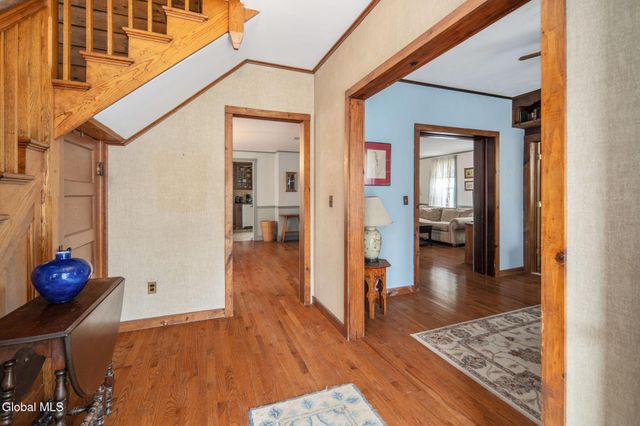 12 Central Avenue, Ravena, NY 12143
