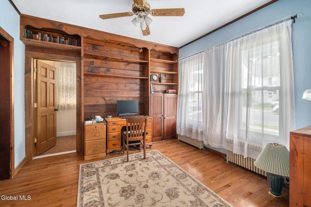 12 Central Avenue, Ravena, NY 12143