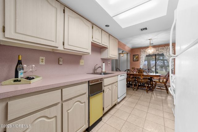 96 Salix Plaza 96C, Monroe, NJ 08831