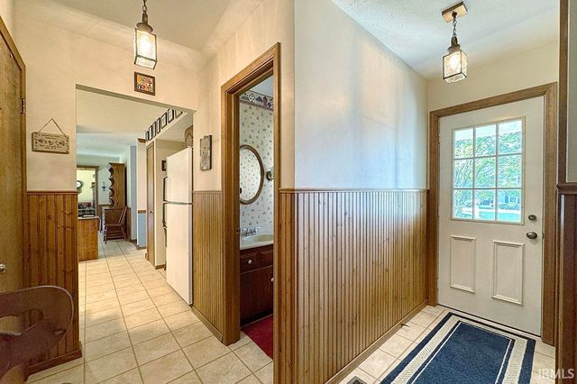 11963 Peacock Circle, Granger, IN 46530