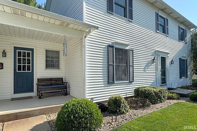 11963 Peacock Circle, Granger, IN 46530