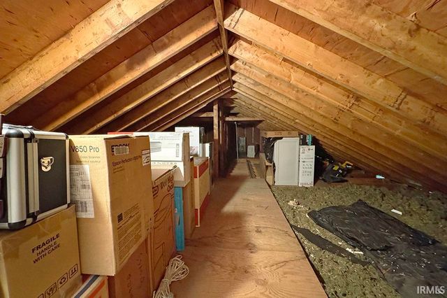 11963 Peacock Circle, Granger, IN 46530